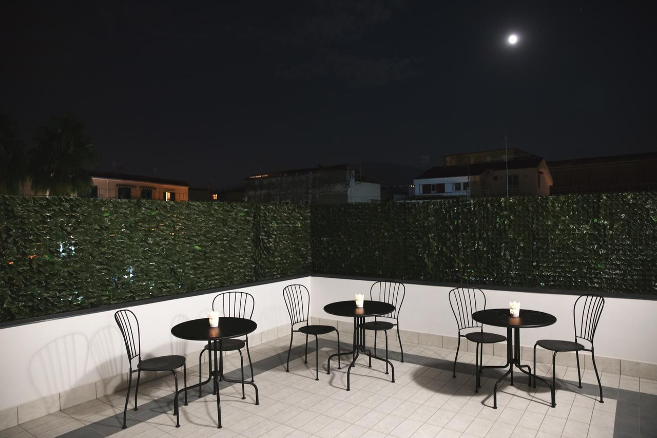 Gleda Rooms Deluxe Pompei Luaran gambar